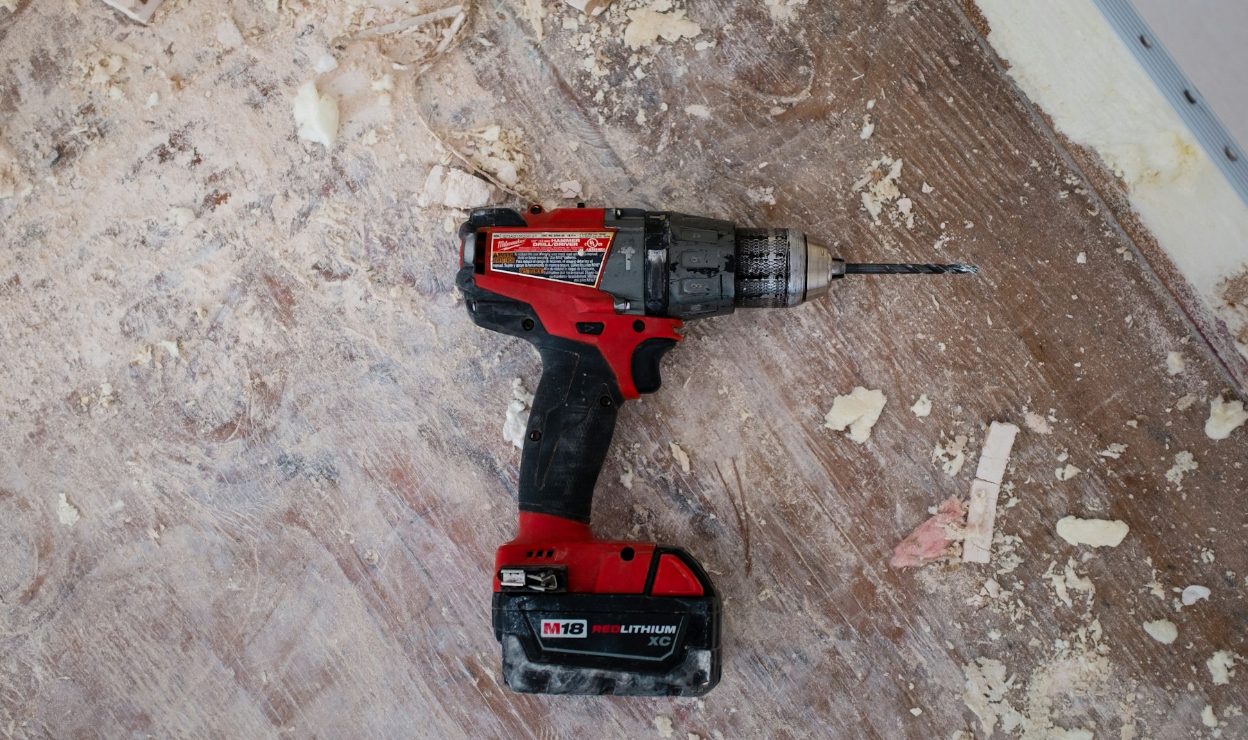 Outils de menuiserie sur etabli
